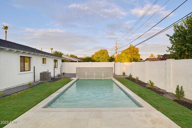 Pool w/ Baja Step