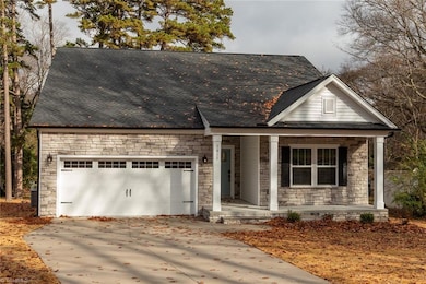 1811 Lake Dr unit 1025, Winston-Salem, NC 27127 - photo 3