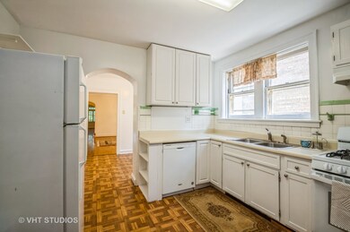 6038 N Washtenaw Ave unit 2, Chicago, IL 60659 - photo 4