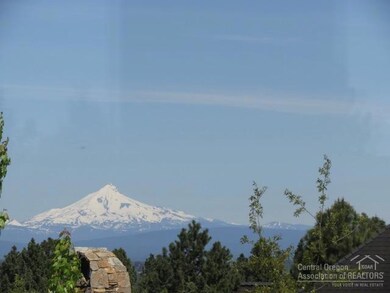 813 NW Yosemite Dr, Bend, OR 97701 - photo 4