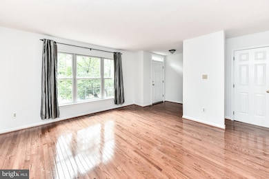 45578 Whitcomb Square, Sterling, VA 20166 - photo 2