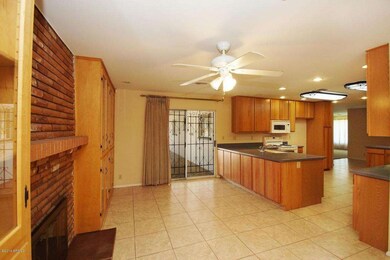 Kitchen Family Room 2