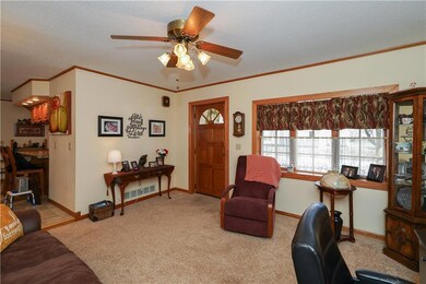 709 E 7th St N, Newton, IA 50208 - photo 4