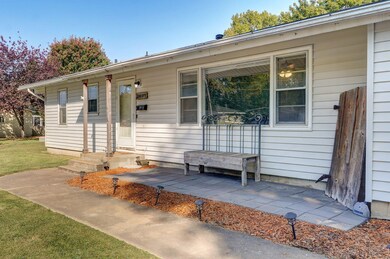 2627 E Horning St-4