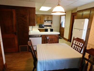 158 Mount Pleasant St, Saint Johnsbury, VT 05819 - photo 4