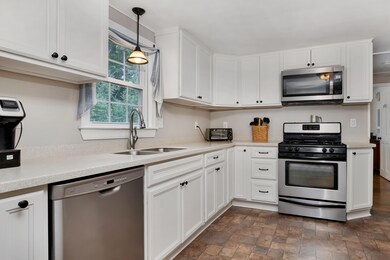 801 W Yarmouth Rd, Yarmouth Port, MA 02675 - photo 7
