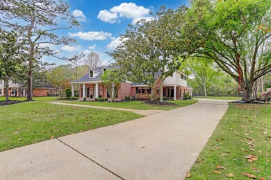 109 Charleston Dr, Friendswood, TX 77546 - photo 3