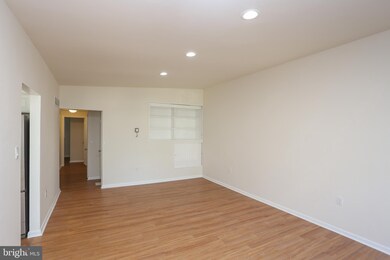 6827 Barnett Rd, Baltimore, MD 21239 - photo 6