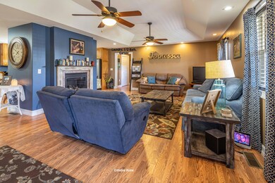 572 Colby Cir, Crossville, TN 38571 - photo 2