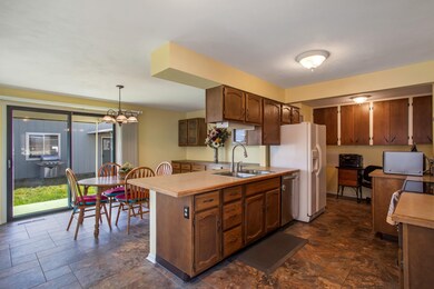 Kitchen/Dining Room
