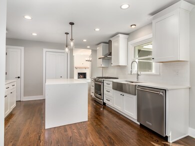 1269 Whitingham Cir, Naperville, IL 60540 - photo 3