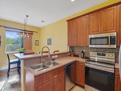 2529 Stockbridge Square SW, Vero Beach, FL 32962 - photo 2