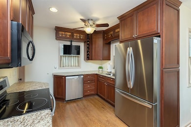 4004 Clinton Ave, Des Moines, IA 50310 - photo 6