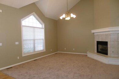 615 Cedar Ridge Dr, Raymore, MO 64083 - photo 3