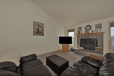 510 F Ave-25 great room 2