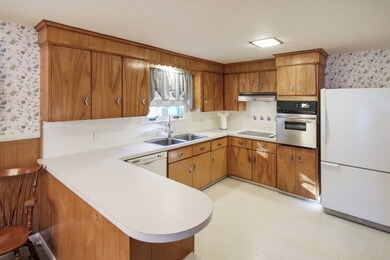 7 Magnolia Rd, Methuen, MA 01844 - photo 5