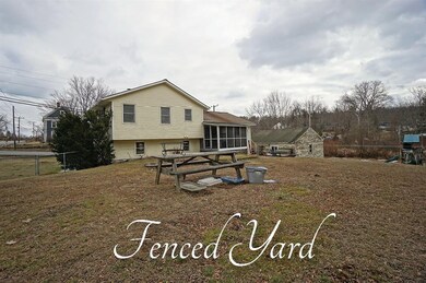 135 Hampstead Rd, Derry, NH 03038 - photo 4