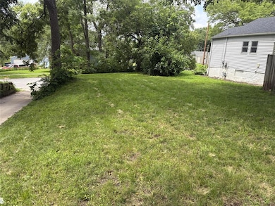 2305 Saylor Rd, Des Moines, IA 50313 - photo 5