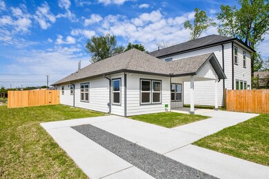 7817 Dyer St, Houston, TX 77088 - photo 2