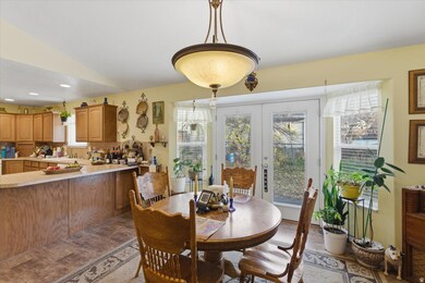 1652 Dunsinane Cir, Ogden, UT 84401 - photo 5