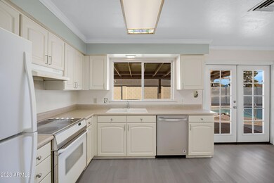 3203 N El Dorado Dr-10
