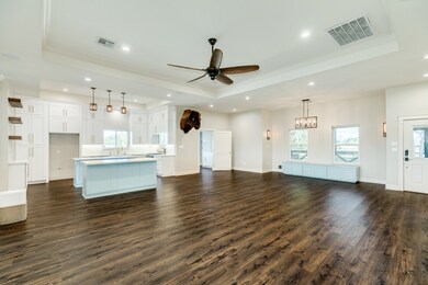 1702 Lundy Ln, Friendswood, TX 77546 - photo 2