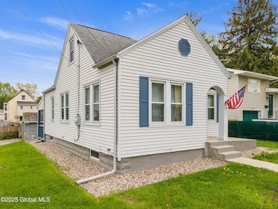 3-18FenwickAve_03