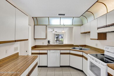 7623 Baymeadows Cir W unit 2024, Jacksonville, FL 32256 - photo 5