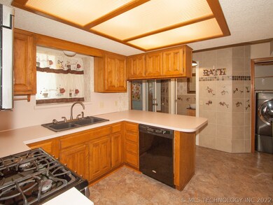 2617 S Maple Ave, Broken Arrow, OK 74012 - photo 6