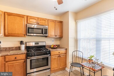 203 Firethorne Ct unit 203, Sewell, NJ 08080 - photo 4