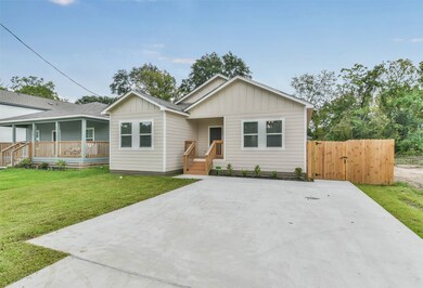 7902 Willow St, Houston, TX 77088 - photo 2