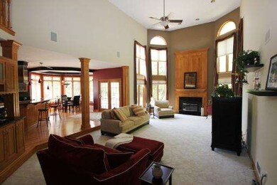 4359 Camelot Cir, Naperville, IL 60564 - photo 3