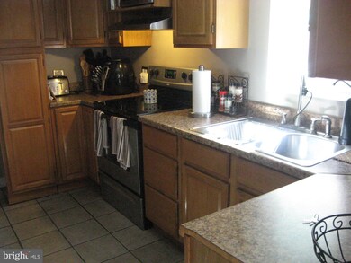 114 N Mill St, Saint Clair, PA 17970 - photo 6