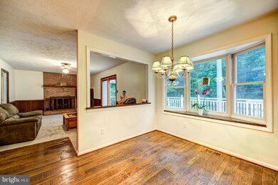 12221 Folkstone Dr, Herndon, VA 20171 - photo 7