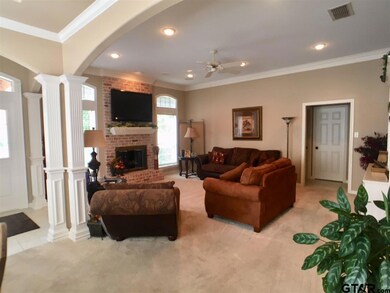 1129 1129 Garden Park Cir, Tyler, TX 75703 - photo 6