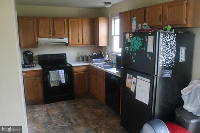 422 Martina Dr, Chambersburg, PA 17201 - photo 5