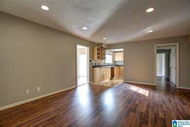 1832 Oakleaf Ln, Birmingham, AL 35215 - photo 3