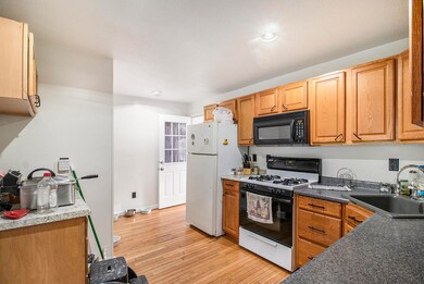 005_701_west_6th_st_13_206
