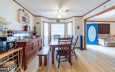 dining area 1 (3)
