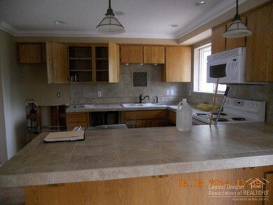 18908 Shoshone Rd, Bend, OR 97702 - photo 2