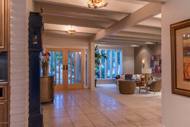 03 Foyer