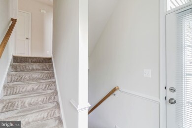 42292 Shoover Square, Chantilly, VA 20152 - photo 5