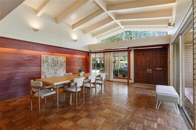 Front Entrance / Seating Area