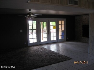 Entry/Living Room