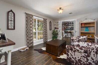 15919 Candy Cane Ln, Alvin, TX 77511 - photo 5