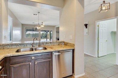 4 Kitchen (2)