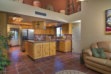 Kitchen / Family Room Combo