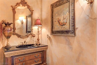 Beautiful & Luxurious 1/2 bath