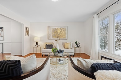 312 Leeds Ct, Naperville, IL 60565 - photo 6