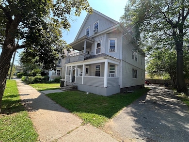 31 Denton Cir, Springfield, MA 01104 - photo 2